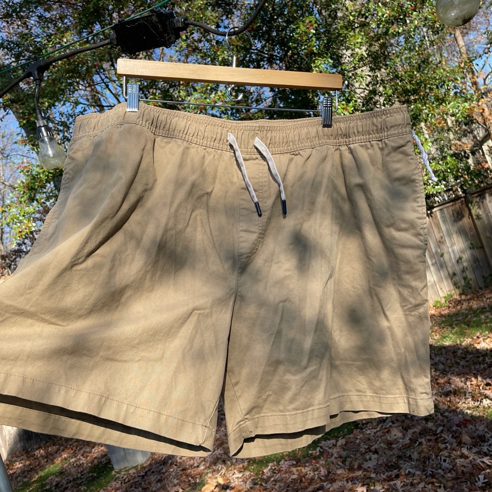 XXL “Free Assembly” khaki Shorts